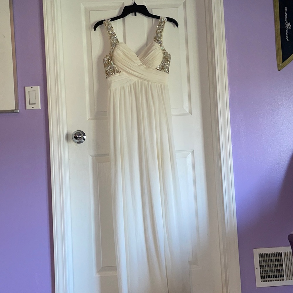 Floor length white sweetheart prom dress